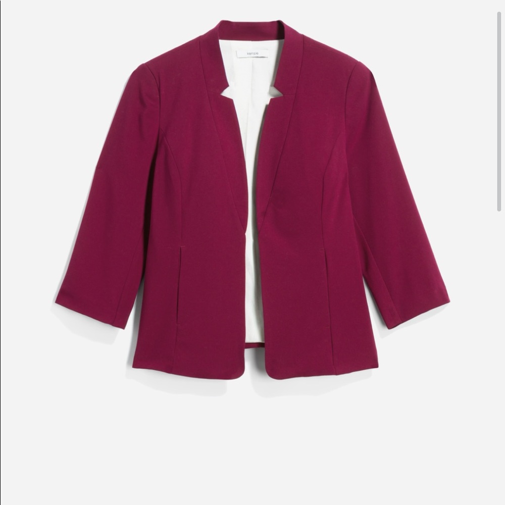 Kenzie. Notched collar blazer. Burgundy